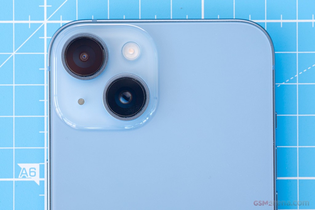 Apple iPhone 14 hands-on photo 5