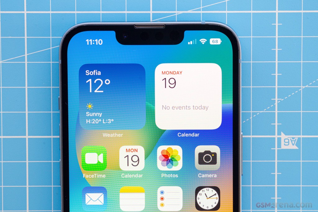 Apple iPhone 14 hands-on photo 7