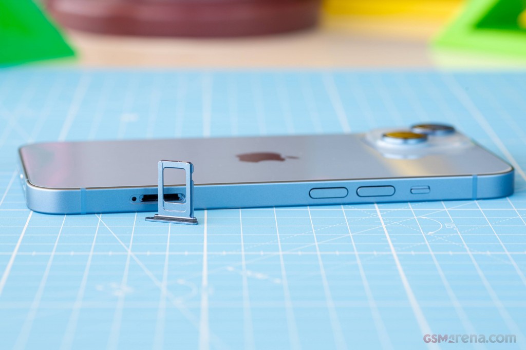 Apple iPhone 14 hands-on photo 9