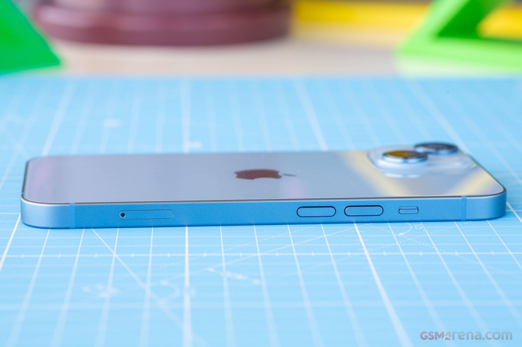 Apple iPhone 14 hands-on photo 10