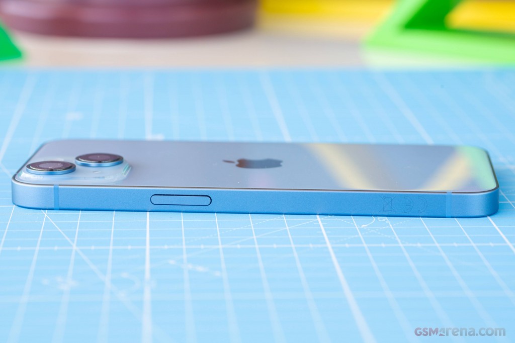 Apple iPhone 14 hands-on photo 11