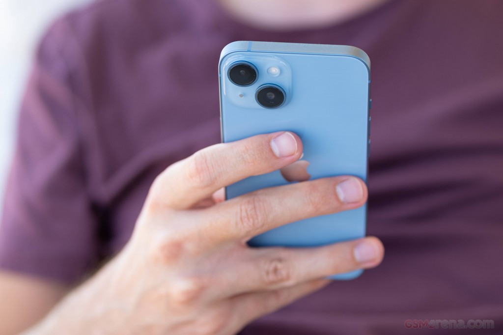 Apple iPhone 14 hands-on photo 25
