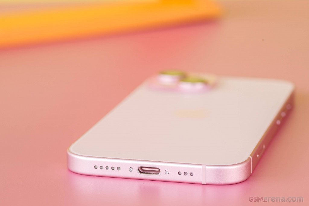 Apple iPhone 15 hands-on photo 5
