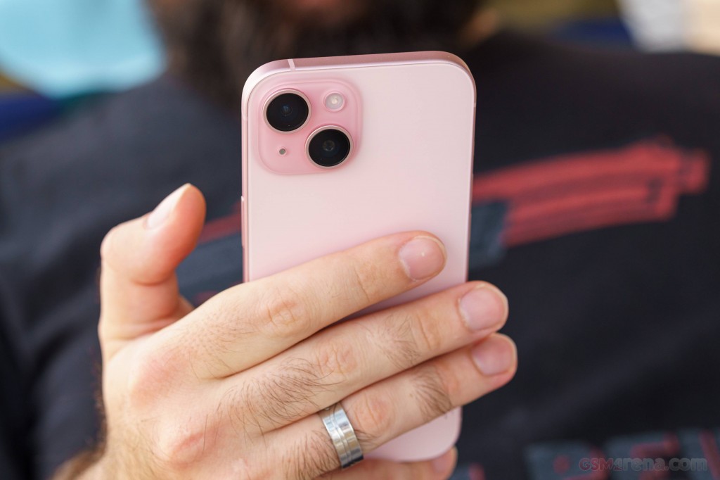 Apple iPhone 15 hands-on photo 25