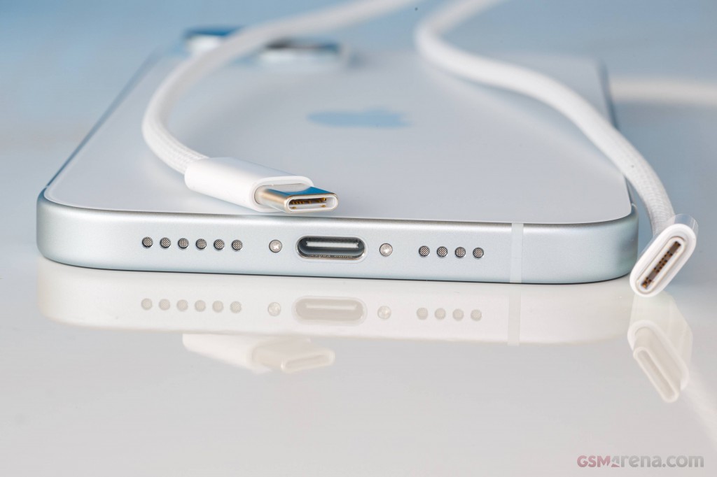 Apple iPhone 15 Plus hands-on photo 2