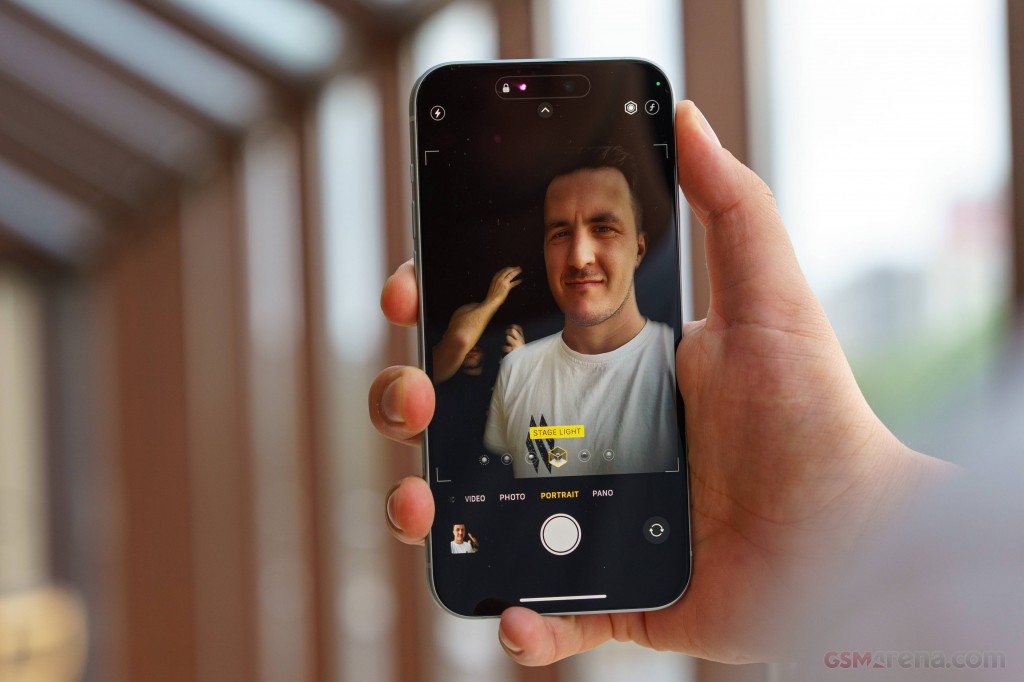 Apple iPhone 15 Plus hands-on photo 12