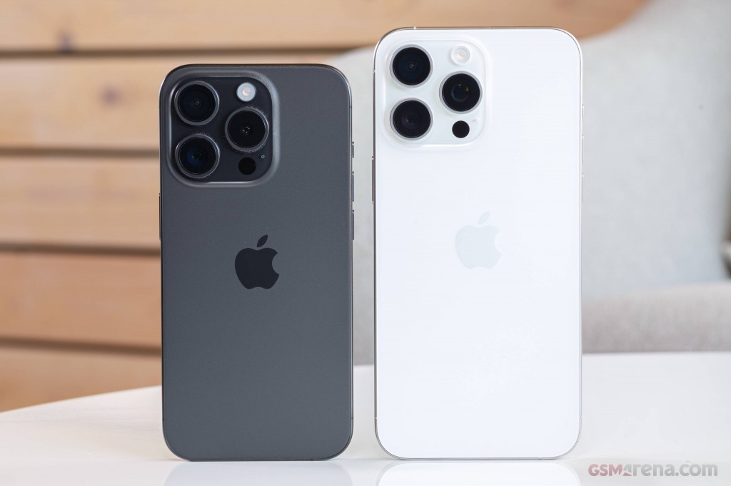 Apple iPhone 15 Pro hands-on photo 2