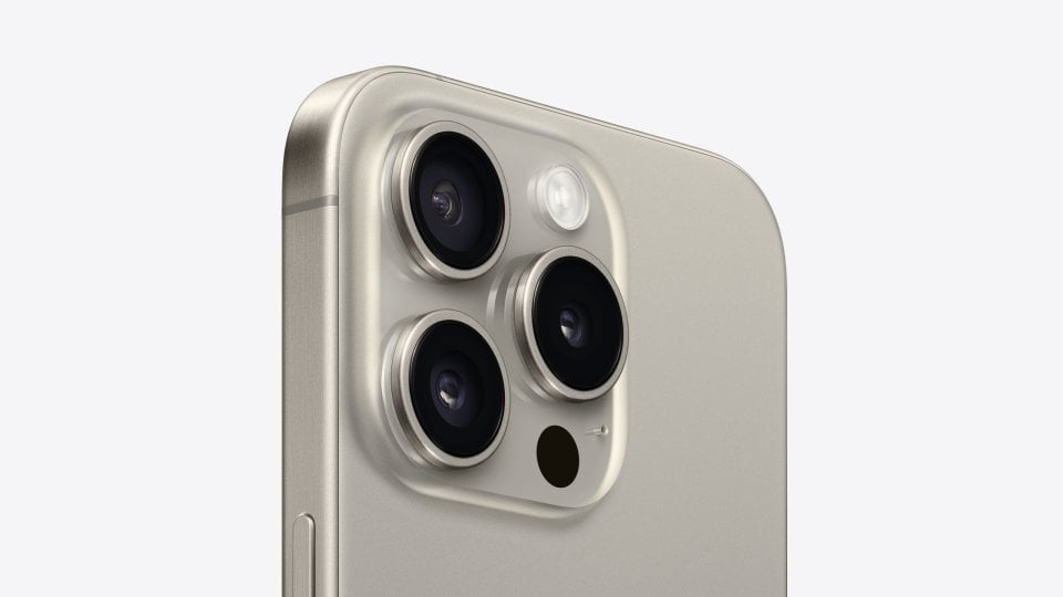 Apple iPhone 15 Pro view 17