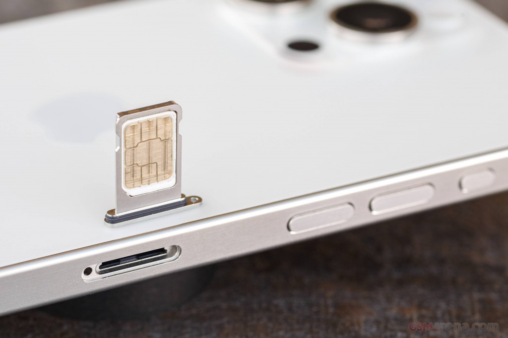 Apple iPhone 15 Pro Max hands-on photo 12