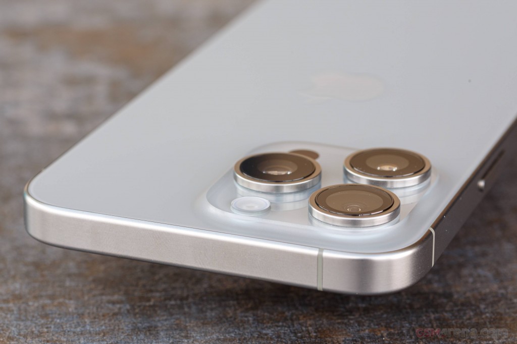 Apple iPhone 15 Pro Max hands-on photo 15