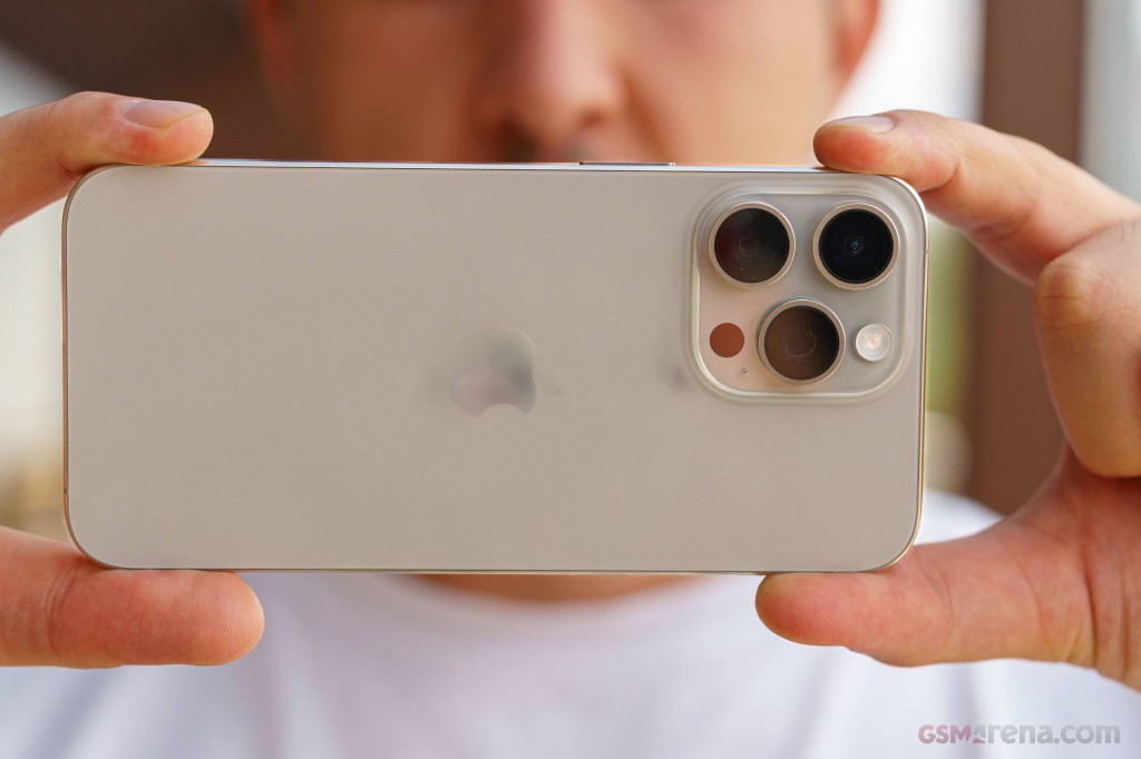 Apple iPhone 15 Pro Max hands-on photo 23