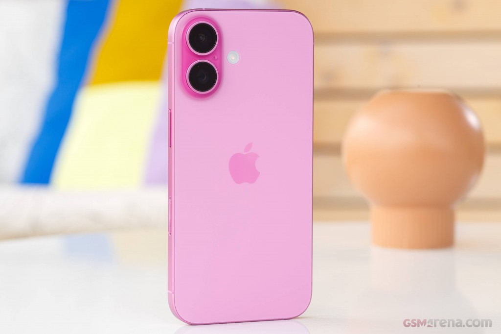 Apple iPhone 16 hands-on photo 15