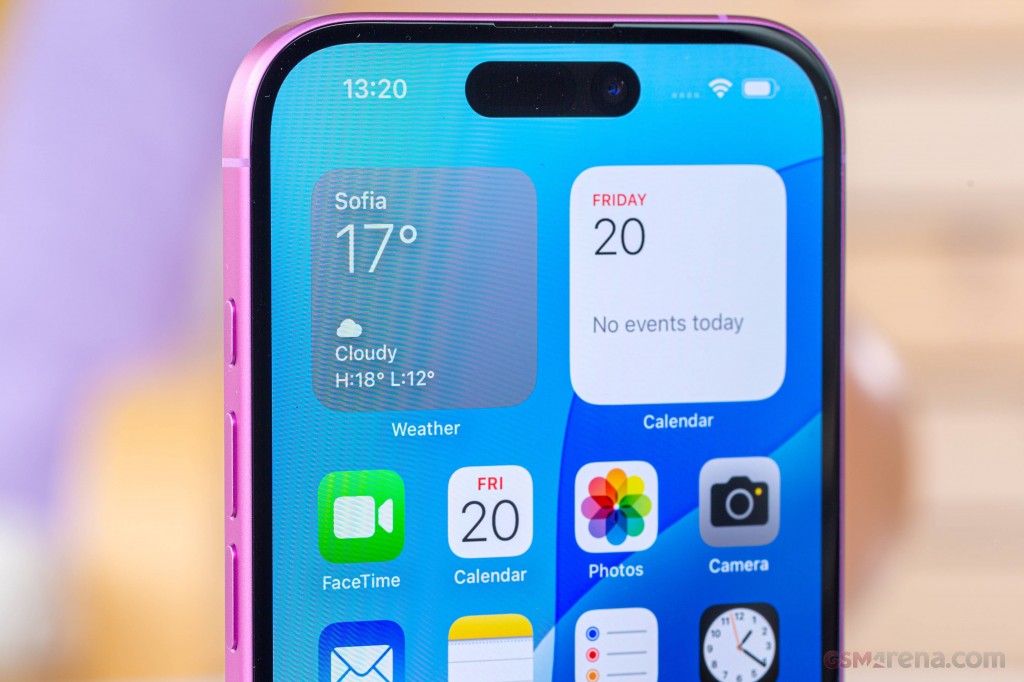 Apple iPhone 16 hands-on photo 16
