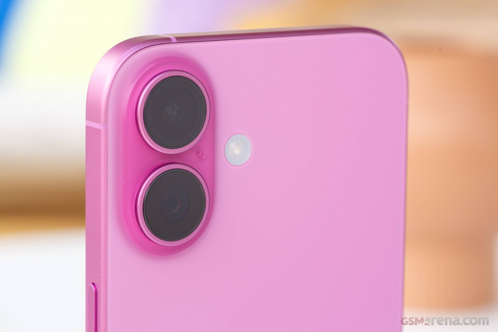 Apple iPhone 16 hands-on photo 18