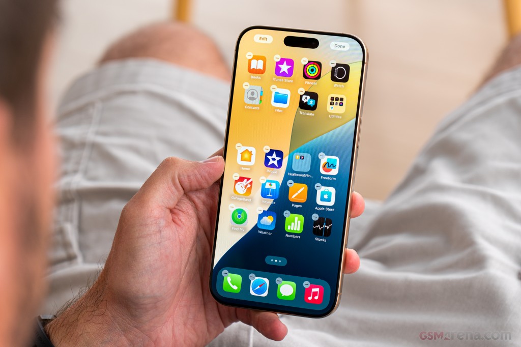 Apple iPhone 16 hands-on photo 23