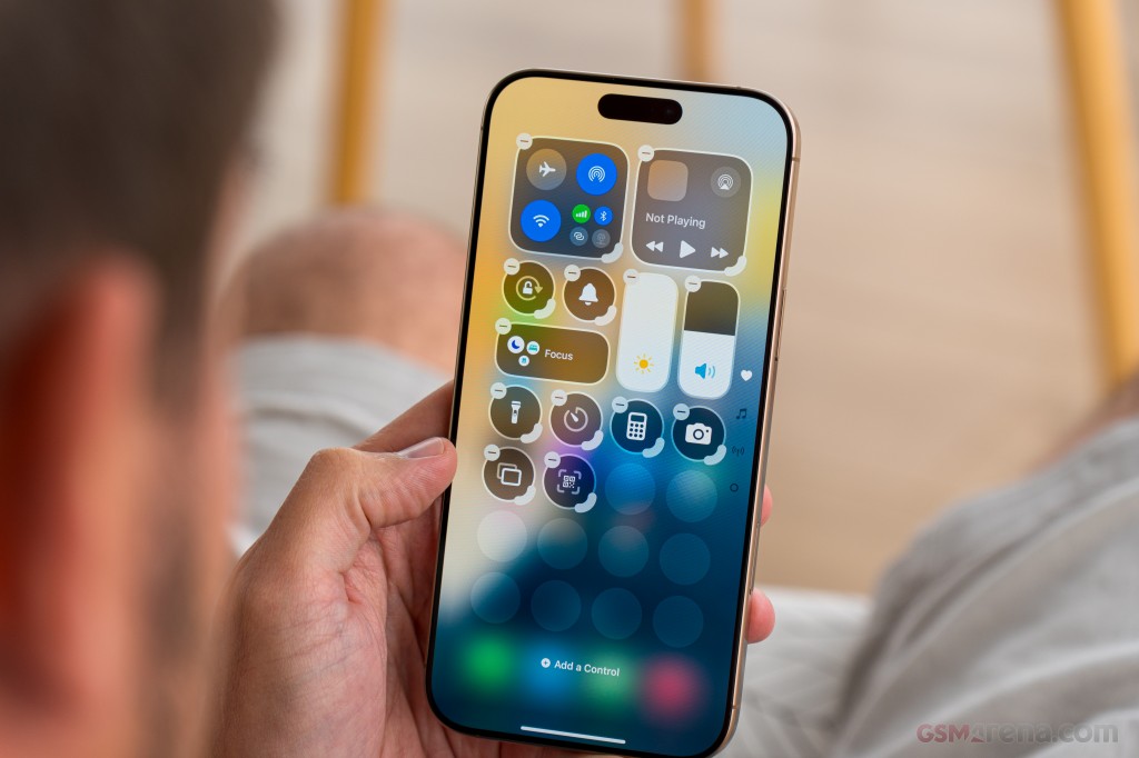 Apple iPhone 16 hands-on photo 26
