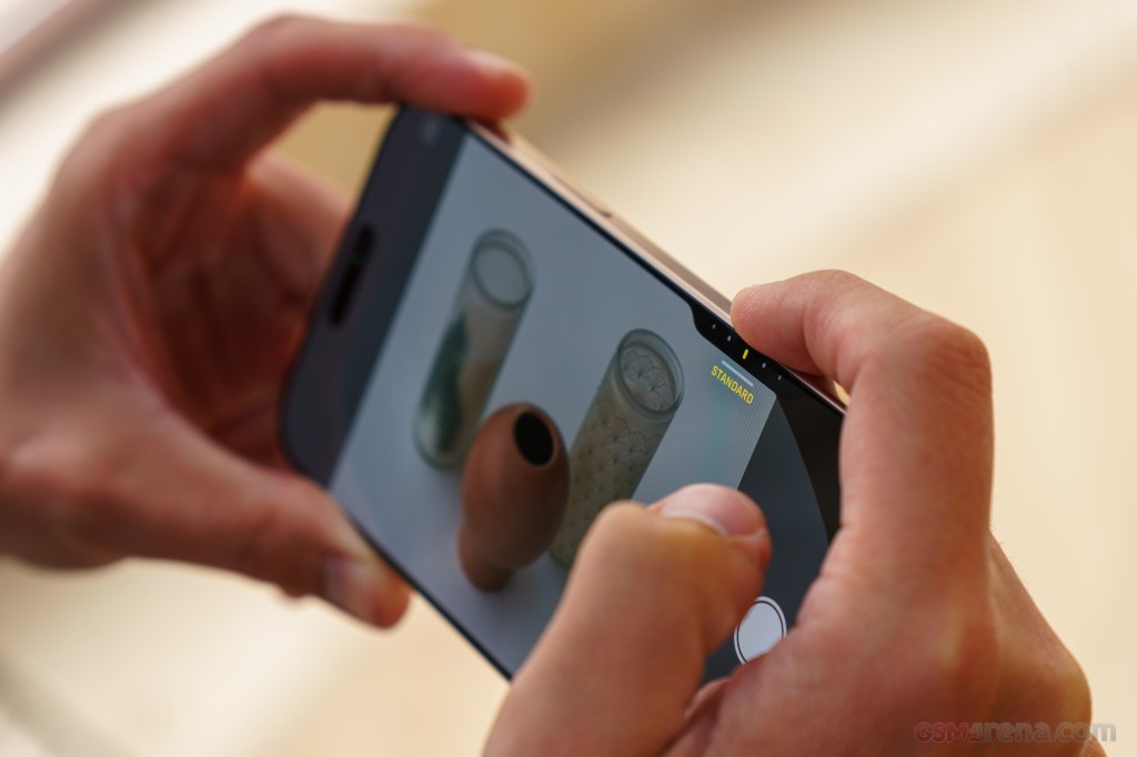 Apple iPhone 16 Plus hands-on photo 17