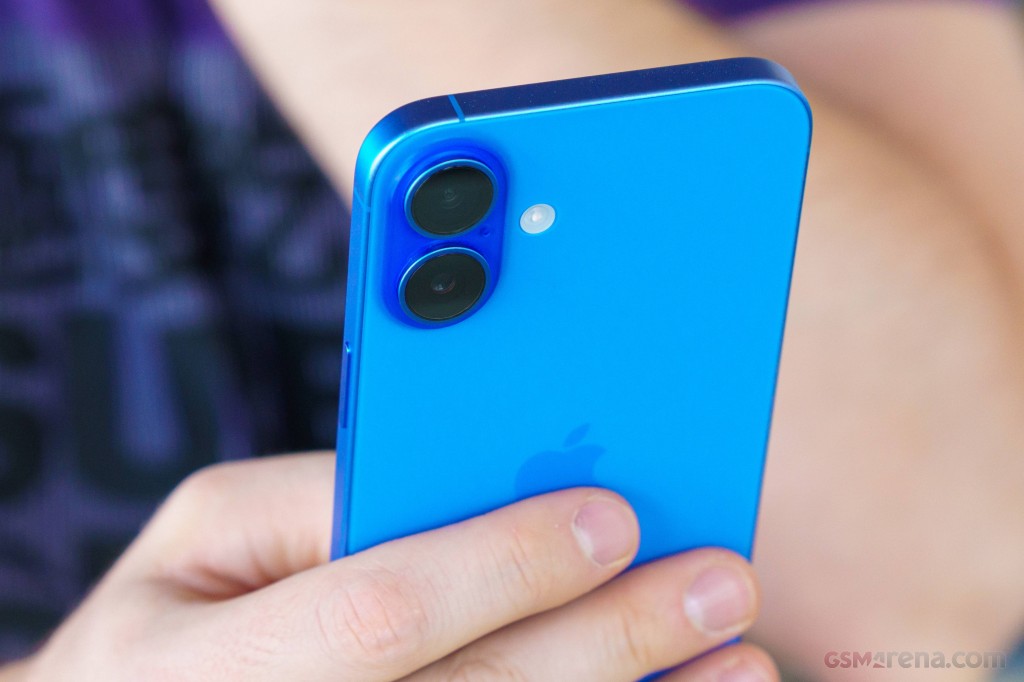 Apple iPhone 16 Plus hands-on photo 21