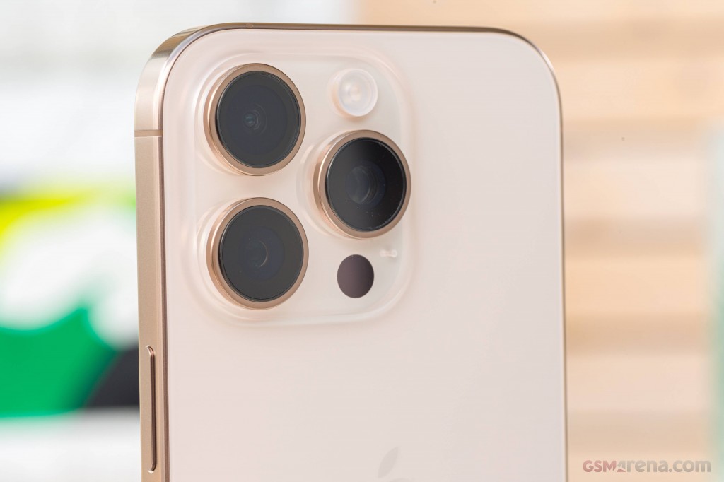 Apple iPhone 16 Pro hands-on photo 14