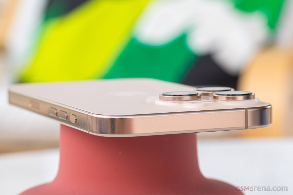 Apple iPhone 16 Pro hands-on photo 19
