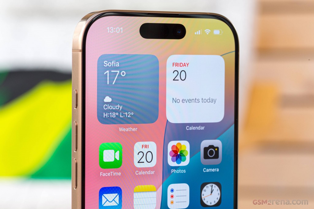 Apple iPhone 16 Pro Max hands-on photo 12