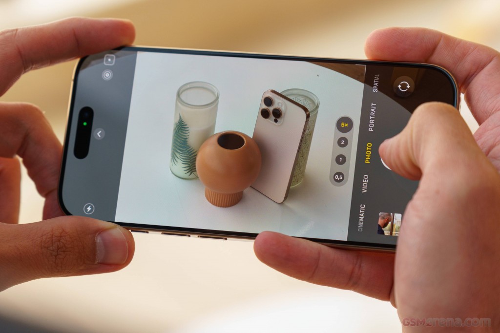 Apple iPhone 16 Pro Max hands-on photo 24