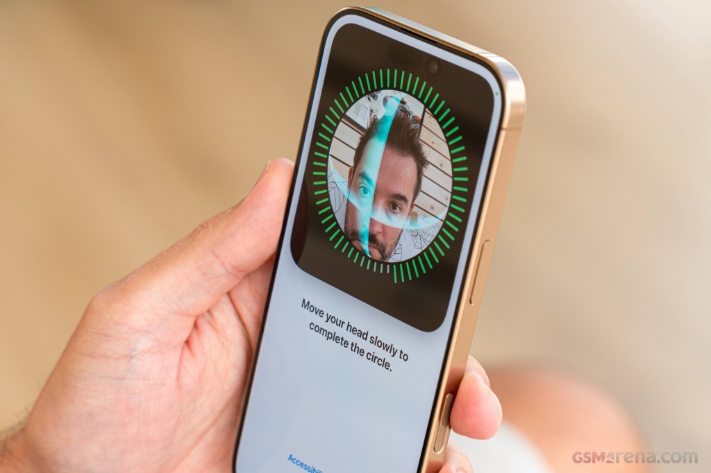 Apple iPhone 16 Pro Max hands-on photo 25
