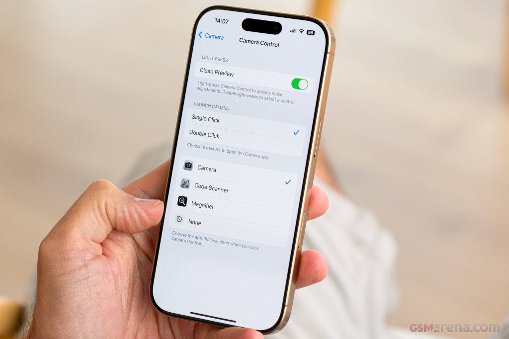 Apple iPhone 16 Pro Max hands-on photo 30