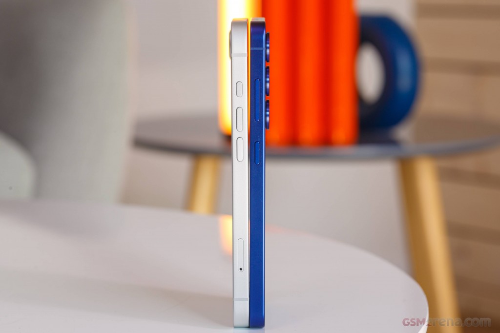 Apple iPhone 16e hands-on photo 5