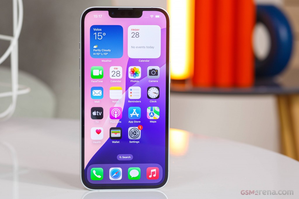 Apple iPhone 16e hands-on photo 11