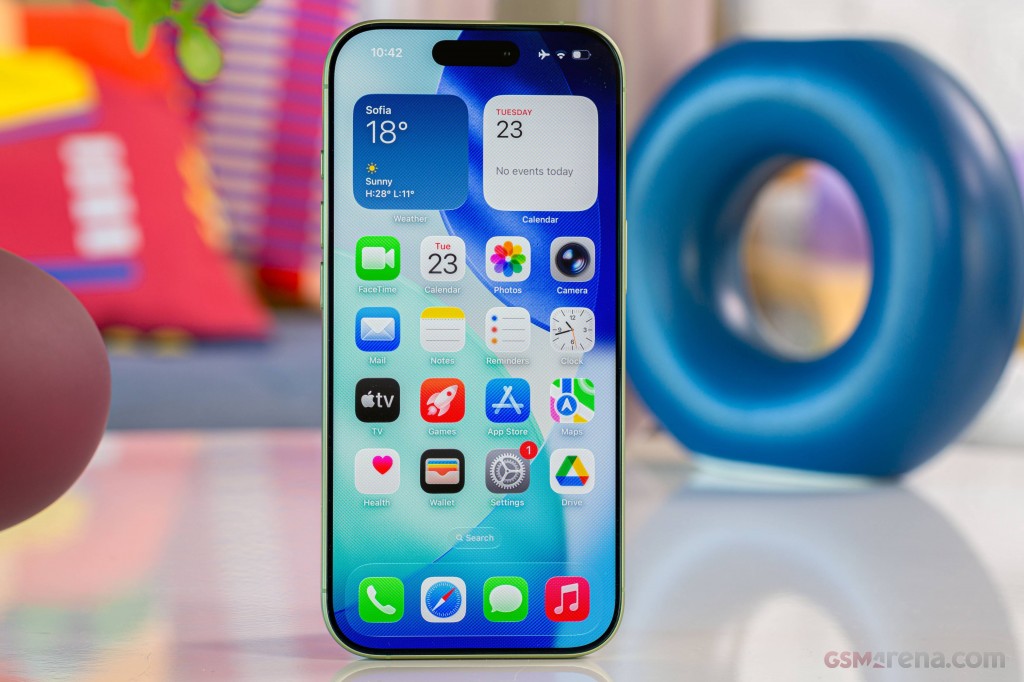 Apple iPhone 17 hands-on photo 1