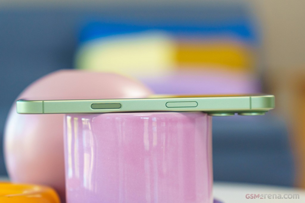 Apple iPhone 17 hands-on photo 18