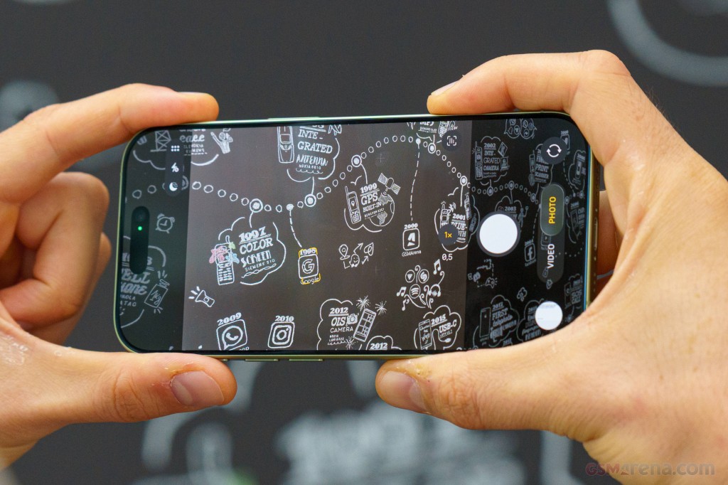 Apple iPhone 17 hands-on photo 21