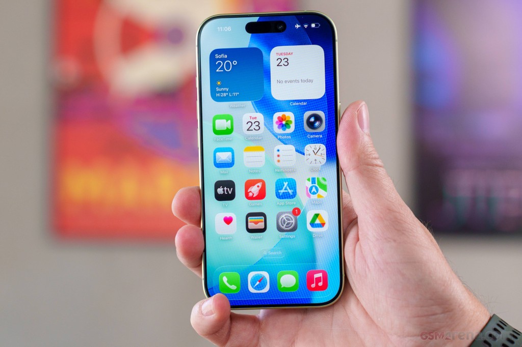 Apple iPhone 17 hands-on photo 23