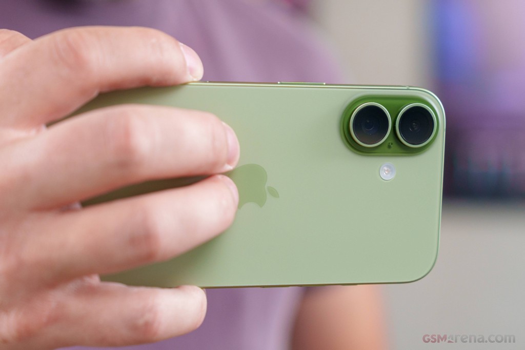Apple iPhone 17 hands-on photo 27