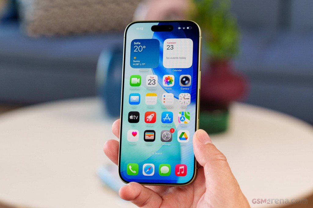 Apple iPhone 17 hands-on photo 29