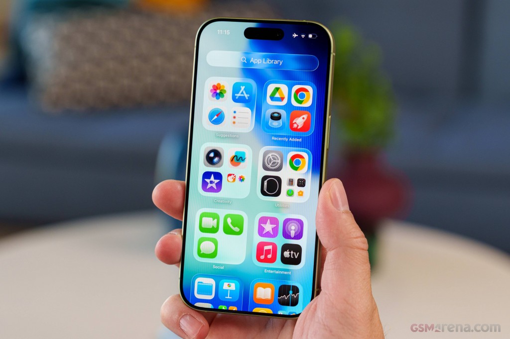 Apple iPhone 17 hands-on photo 33