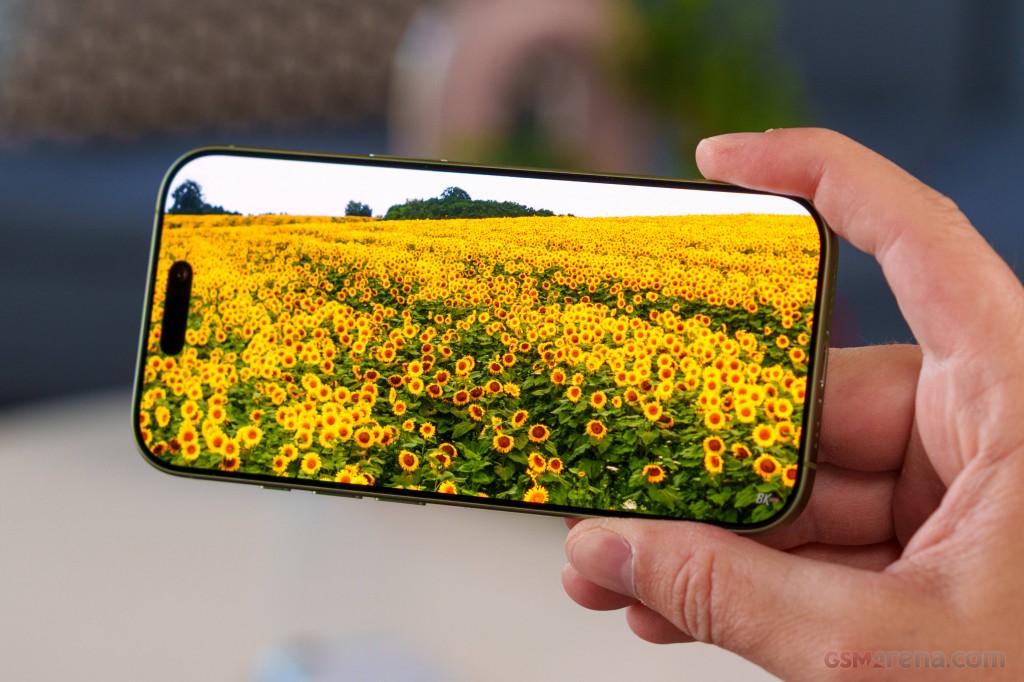Apple iPhone 17 hands-on photo 38