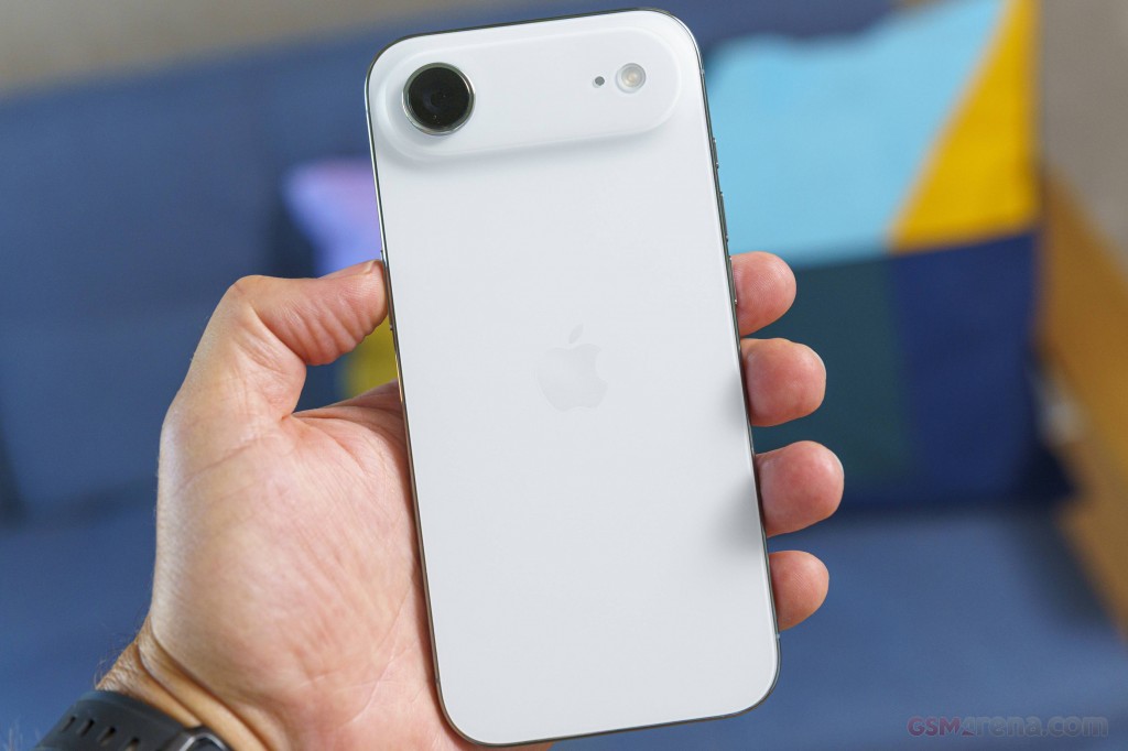 Apple iPhone Air hands-on photo 8