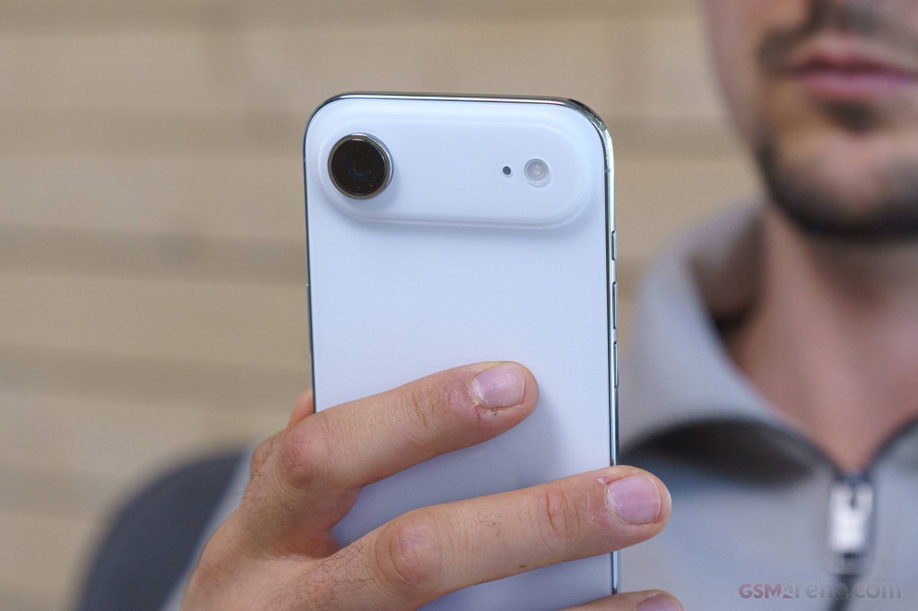 Apple iPhone Air hands-on photo 10