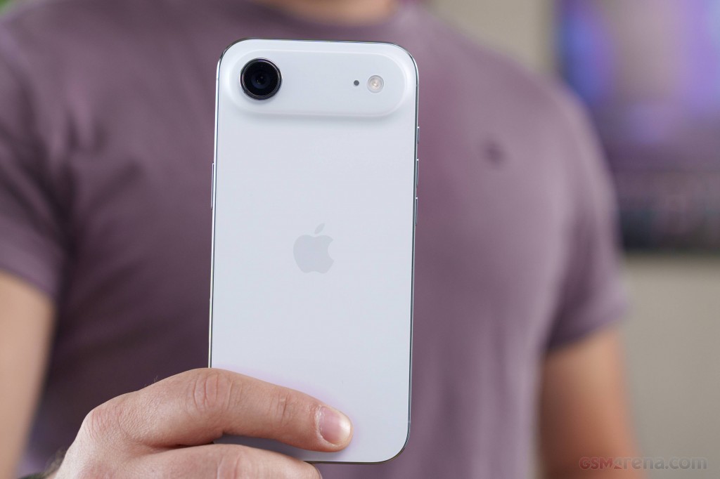 Apple iPhone Air hands-on photo 14
