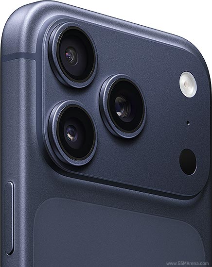Apple iPhone 17 Pro view 4