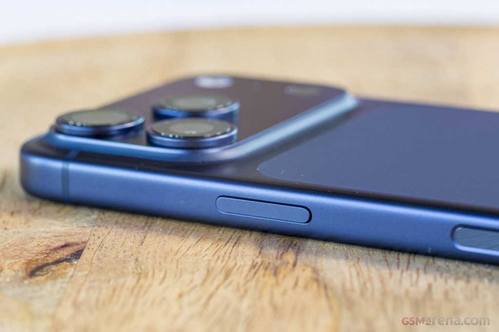 Apple iPhone 17 Pro hands-on photo 37