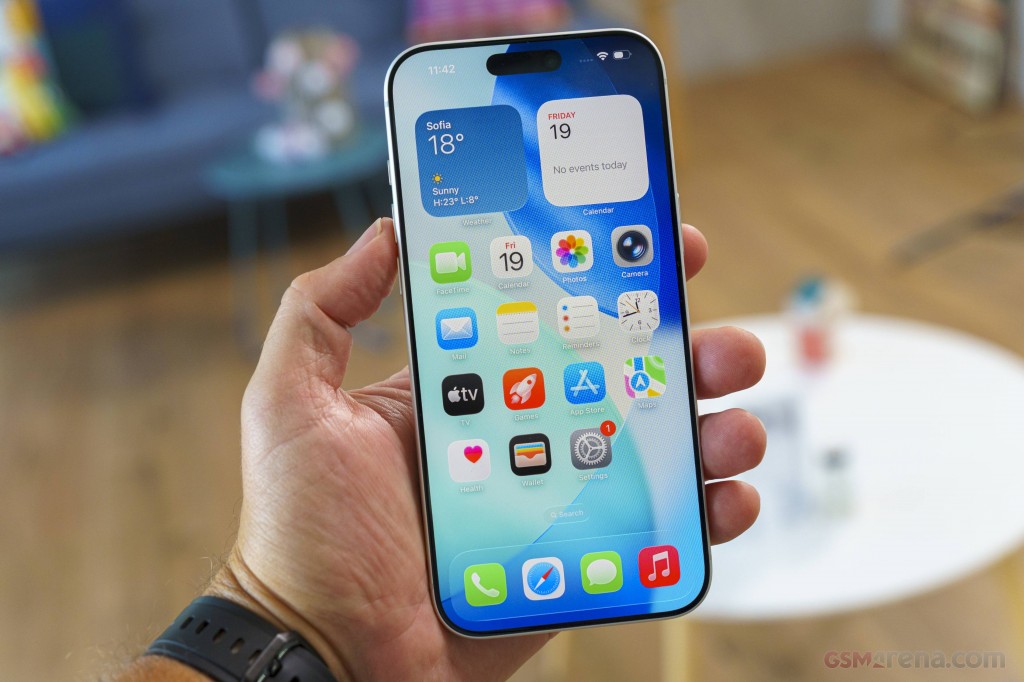 Apple iPhone 17 Pro Max hands-on photo 15