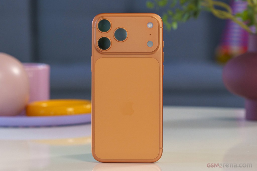 Apple iPhone 17 Pro Max hands-on photo 19