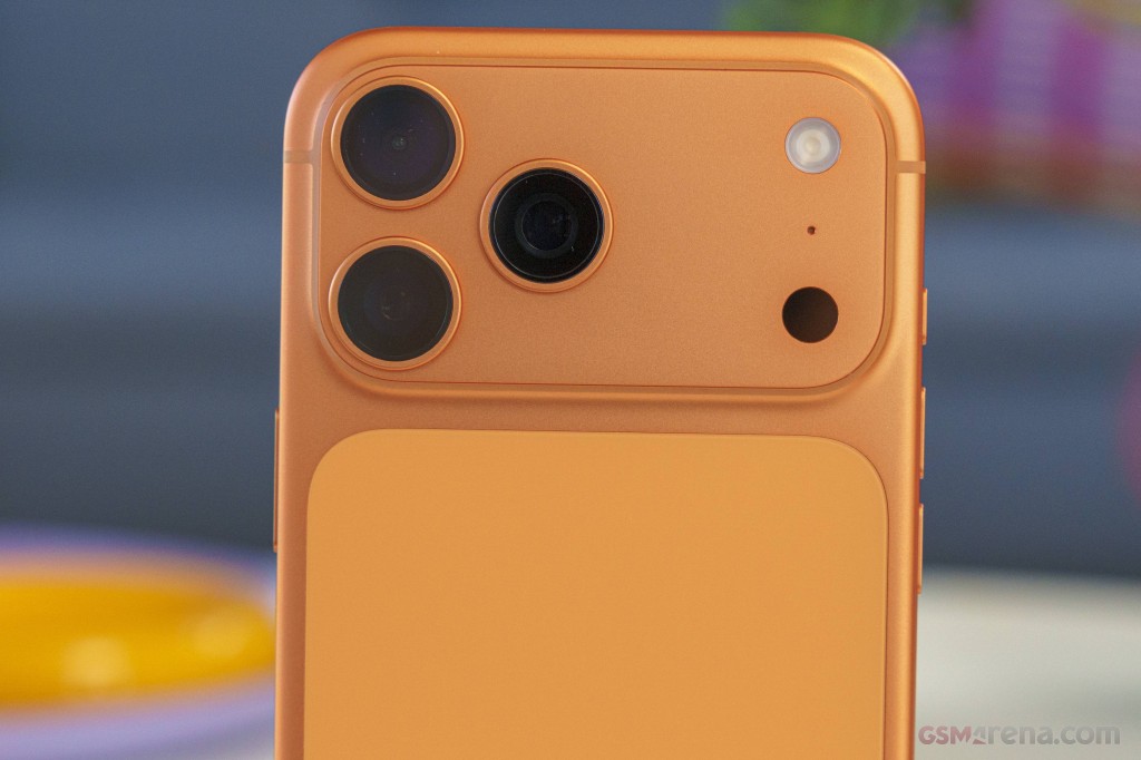 Apple iPhone 17 Pro Max hands-on photo 20