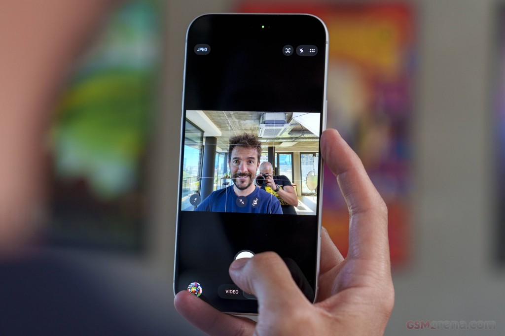 Apple iPhone 17 Pro Max hands-on photo 26