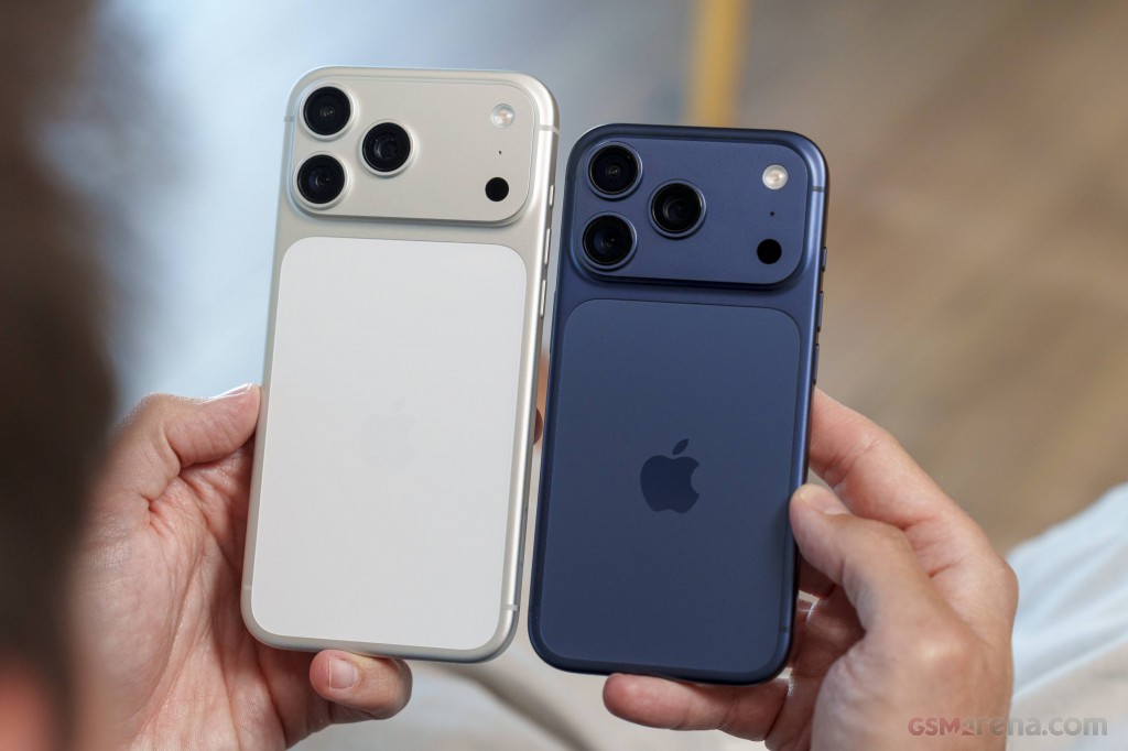 Apple iPhone 17 Pro Max hands-on photo 28