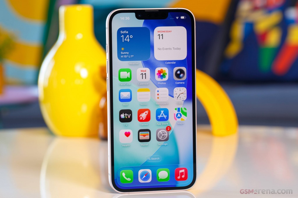 Apple iPhone 17e hands-on photo 3