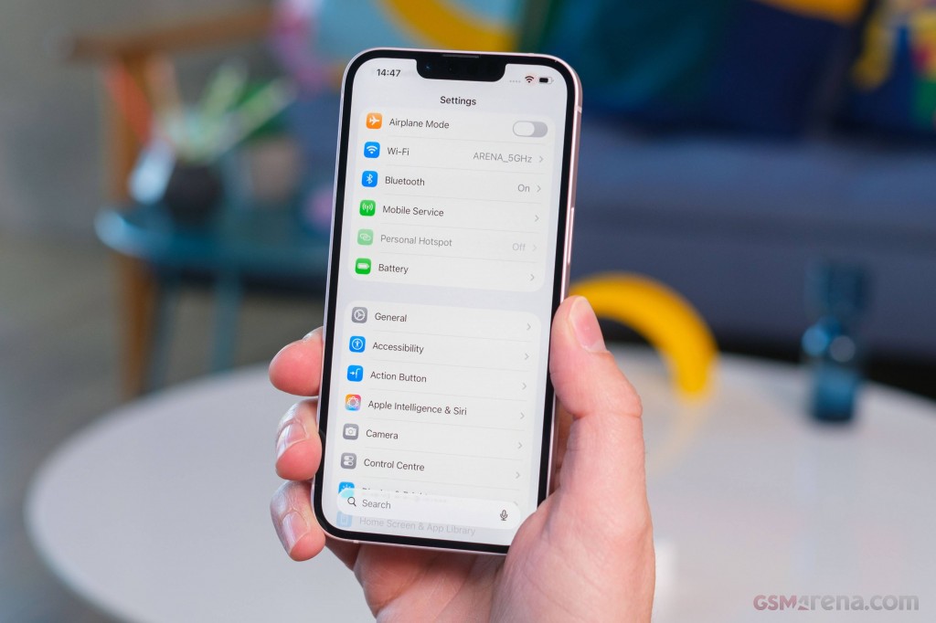 Apple iPhone 17e hands-on photo 13